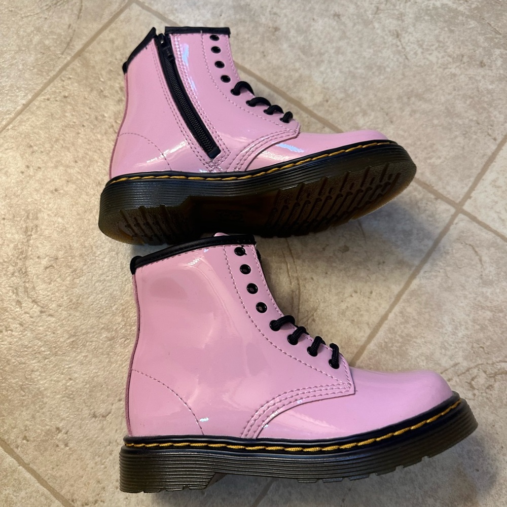 DR MARTENS Air Wair Patent Leather Shoes Zipper Boots 1460 Kids Pink SIZE US 10